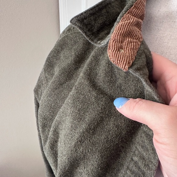 Legendary Whitetails Button-Down - Picture 12 of 13